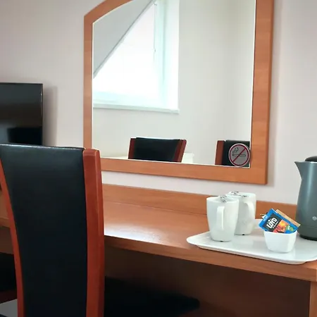 Alloggio in famiglia Agape Płonia