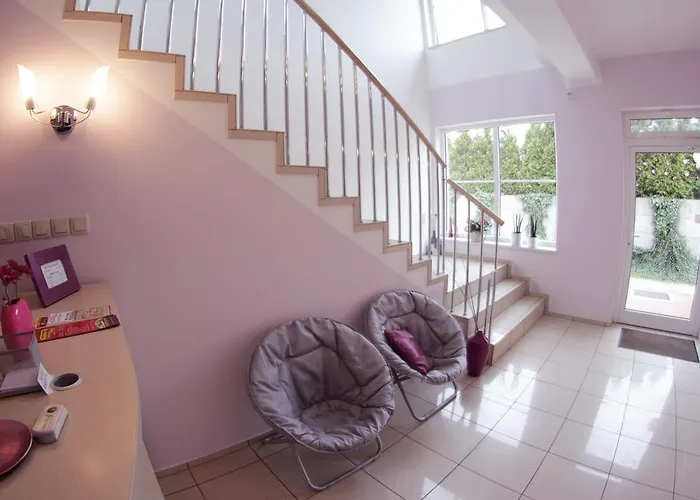 民宿 诺克莱吉爱德旅馆 *